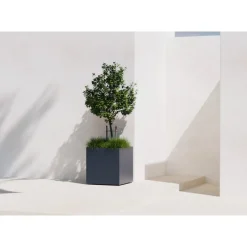 Fioriera Cubo PLANTER CUBE 50 in Metallo colore Antracite 50x50x50 cm-Herstera Sale