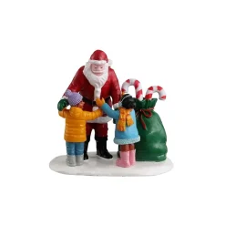 Santa Gets A Hug Cod. 32211-Lemax Clearance