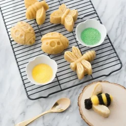 Stampo Buckyard Bugs-Nordic Ware Outlet